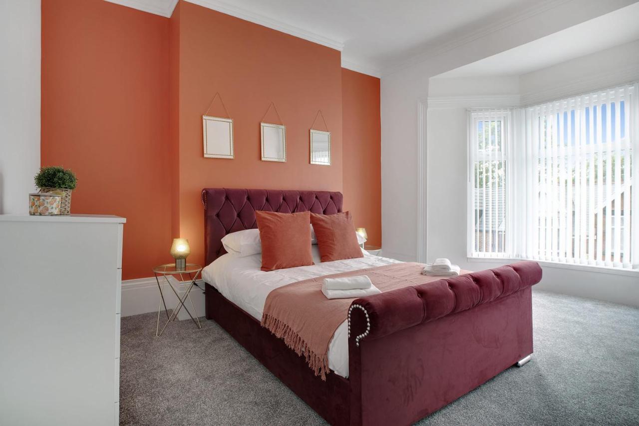 Stunning 4-Bedroom, 2 Bathrooms In Sunderland サンダーランド エクステリア 写真