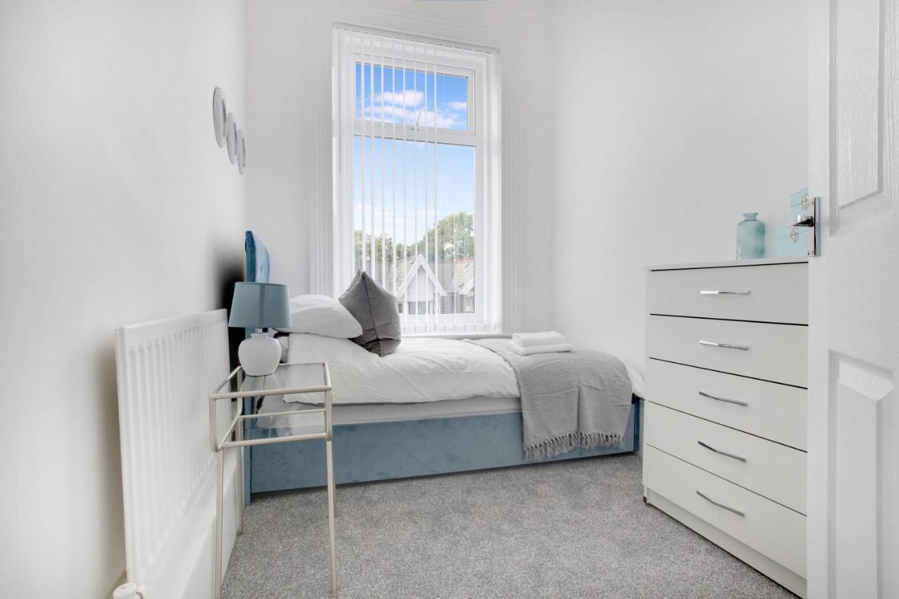 Stunning 4-Bedroom, 2 Bathrooms In Sunderland サンダーランド エクステリア 写真