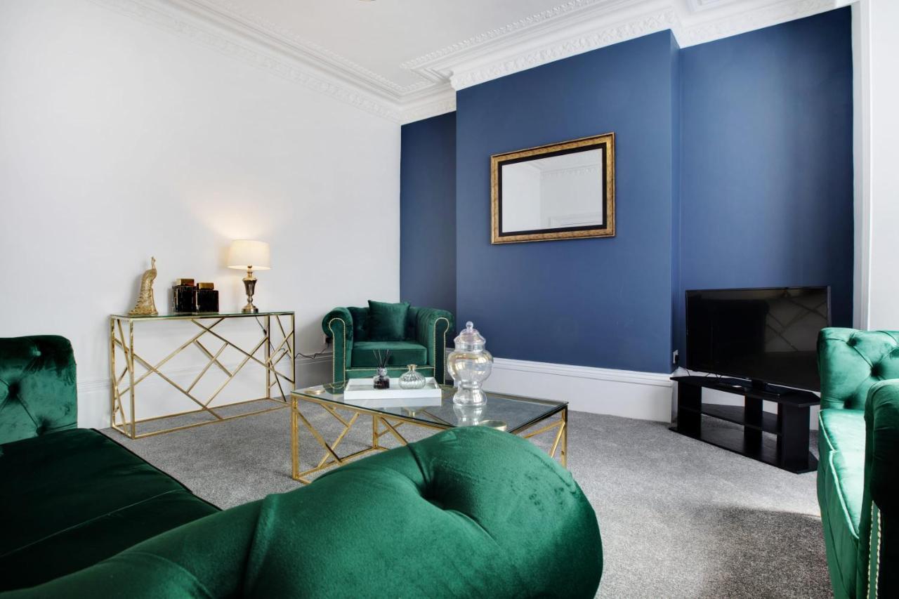 Stunning 4-Bedroom, 2 Bathrooms In Sunderland サンダーランド エクステリア 写真