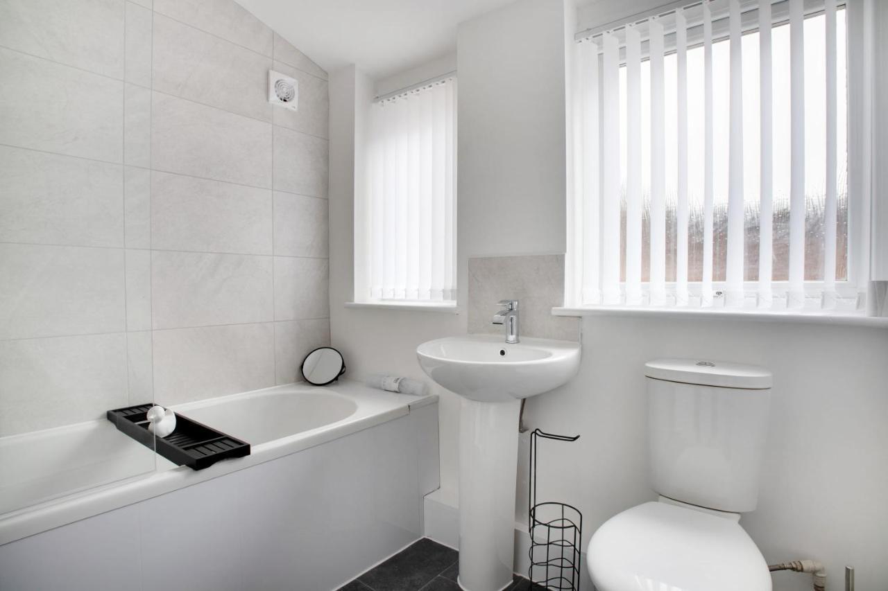 Stunning 4-Bedroom, 2 Bathrooms In Sunderland サンダーランド エクステリア 写真