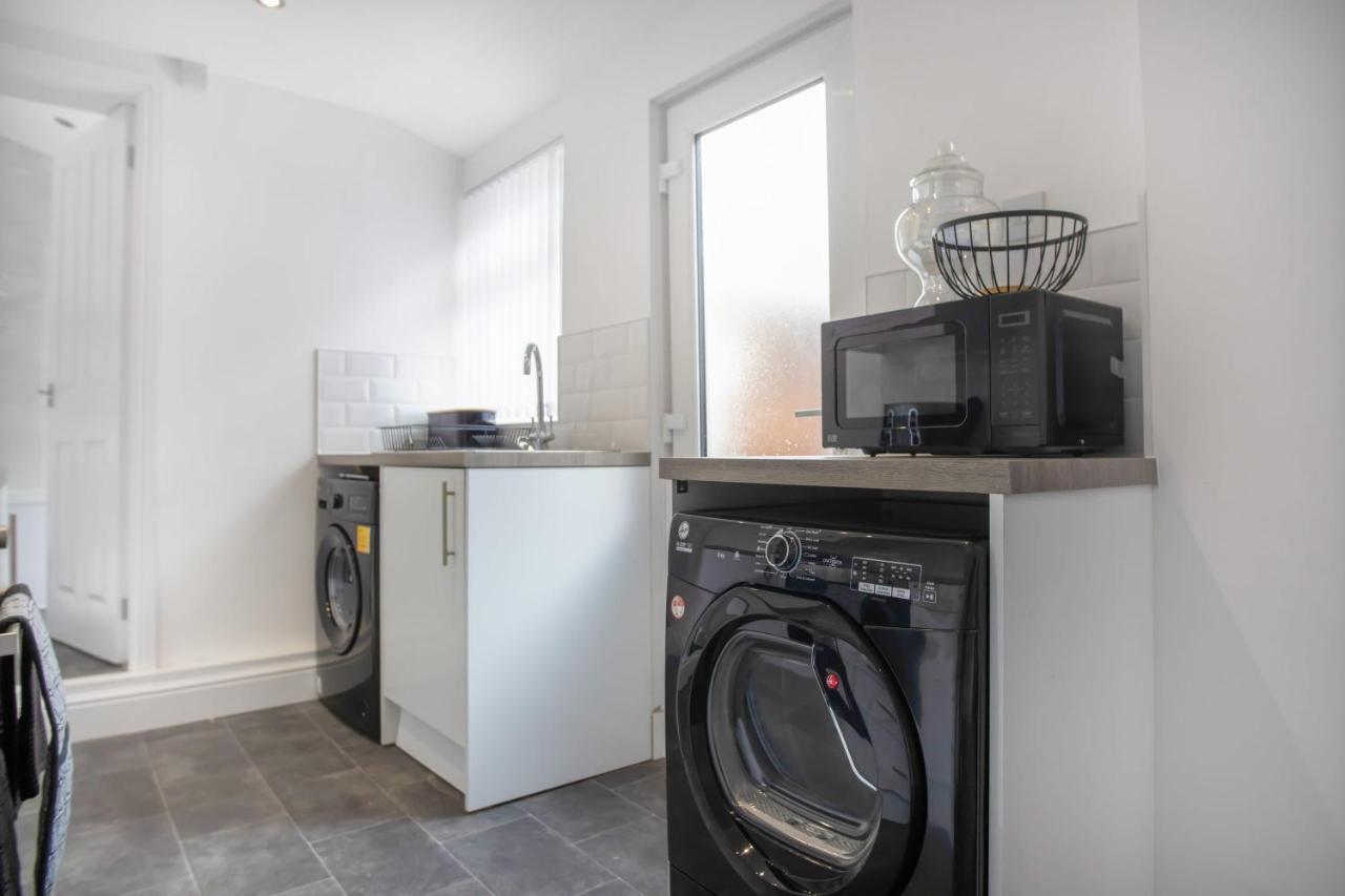Stunning 4-Bedroom, 2 Bathrooms In Sunderland サンダーランド エクステリア 写真
