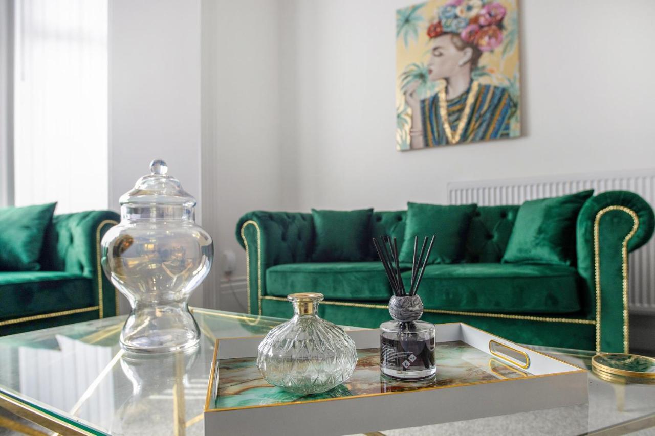 Stunning 4-Bedroom, 2 Bathrooms In Sunderland サンダーランド エクステリア 写真