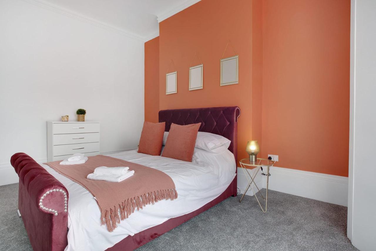 Stunning 4-Bedroom, 2 Bathrooms In Sunderland サンダーランド エクステリア 写真